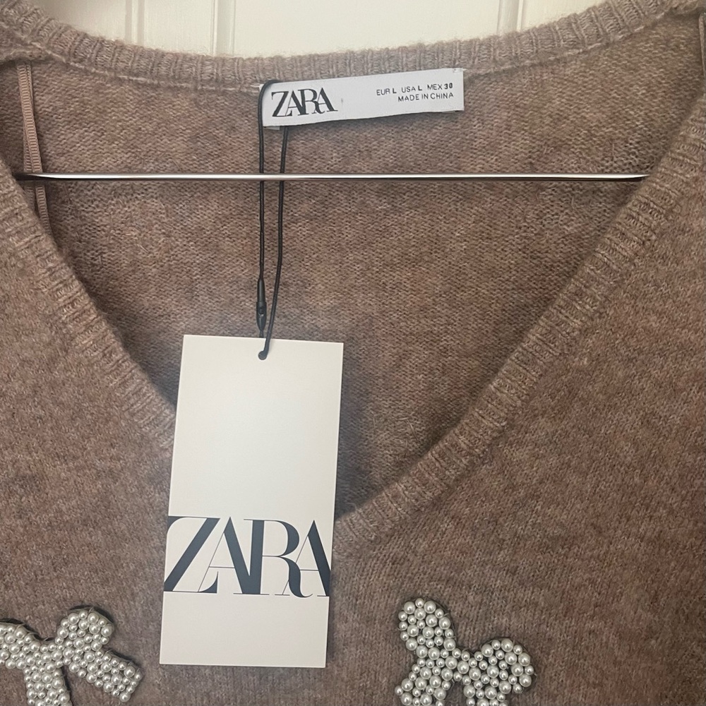 SOLD!!! Zara Pearl Ribbon Embellished Bow Sweater Large V-Neck Holiday Christmas - Picture 11 of 15